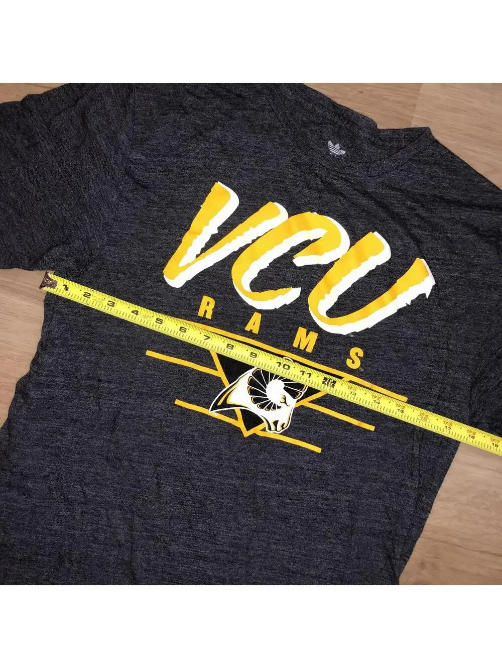 ADIDAS VCU VIRGINIA COMMONWEALTH UNIVERSITY RAMS T SHIRT GRAY MENS SIZE MEDIUM